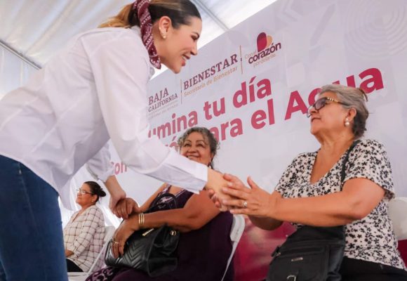 Da Marina del Pilar apoyos para agua y luz en BC