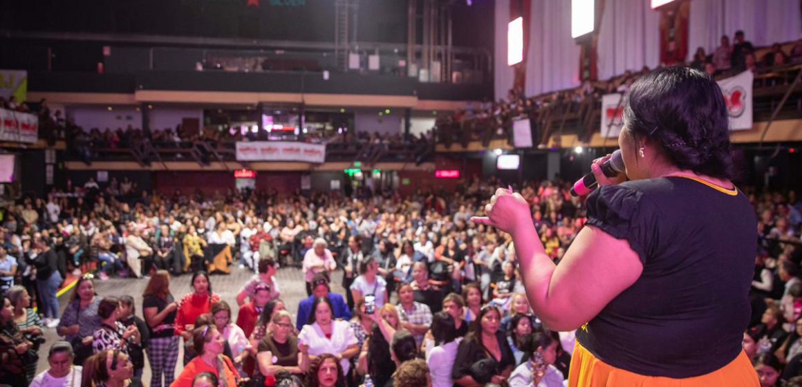 Evelyn Sánchez reúne a 3 mil mamás para festejar el “Día de las Madres”