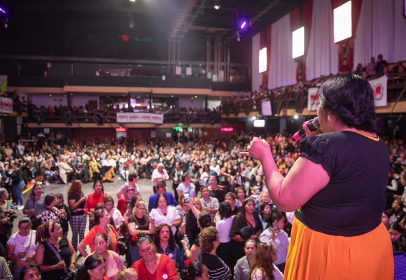 Evelyn Sánchez reúne a 3 mil mamás para festejar el “Día de las Madres”