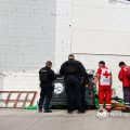Asesinan a machetazos a mujer afuera de comercio en Tijuana