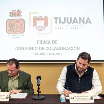 Firma Burgueño convenio con el STIRTT