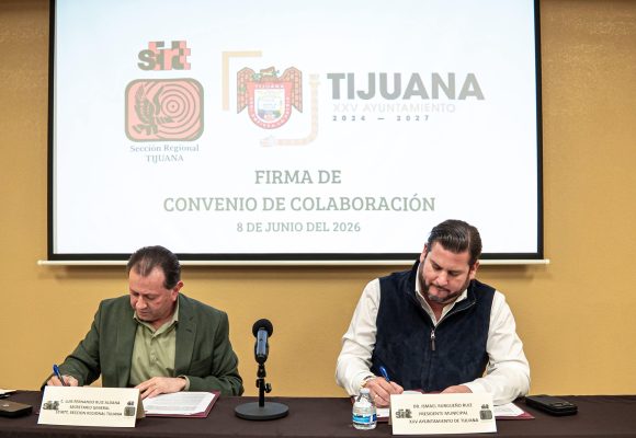 Firma Burgueño convenio con el STIRTT