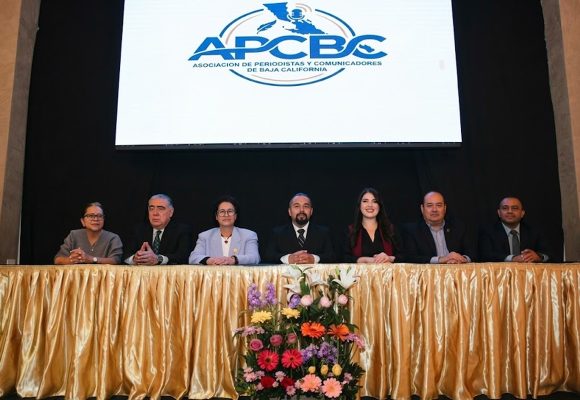 Rinde protesta primera Mesa Directiva de periodistas