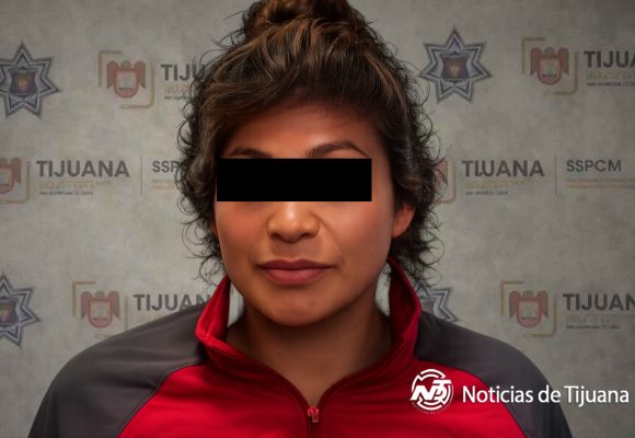 Aseguran a mujer con arma hechiza tras reporte de disparos