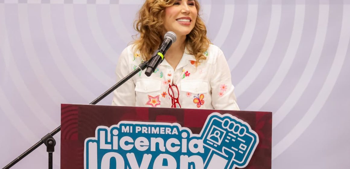 1 Gobierno de Marina del Pilar facilita primera licencia
