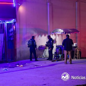 Ataque frente a bar deja tres heridos