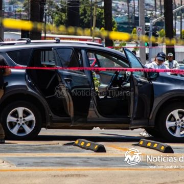 Localizan cadáver embolsado dentro de una rav4 en El Hipódromo