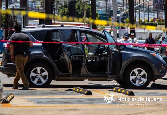 Localizan cadáver embolsado dentro de una rav4 en El Hipódromo