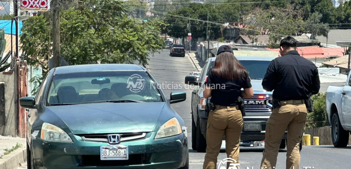 1 Lo encuentran dentro de su Honda con un balazo en la cabeza en la colonia Hidalgo