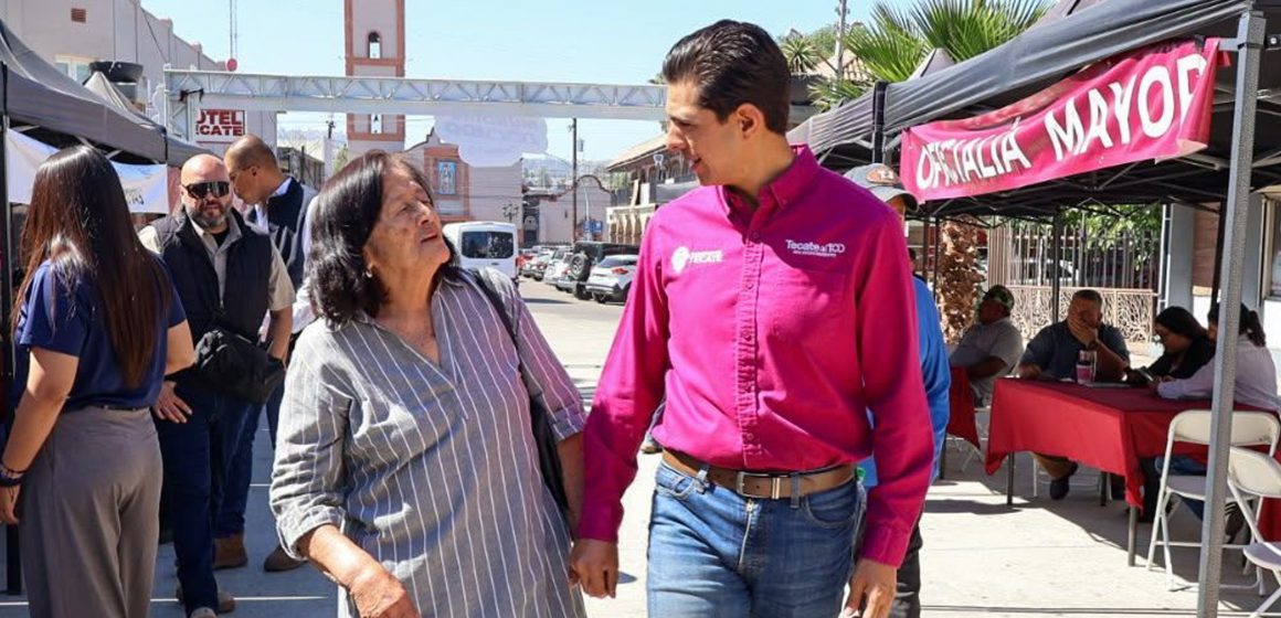 Román Cota reafirma cercanía con ciudadanos