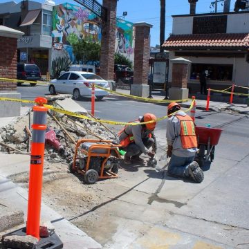 1 Román Cota inicia rehabilitación de banquetas en Zona Centro