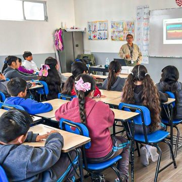 1 Capacitan al 100% de escuelas municipales en cultura de la prevención