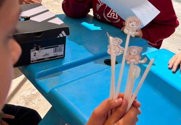 IMACTE lleva teatro en miniatura a estudiantes de Tecate