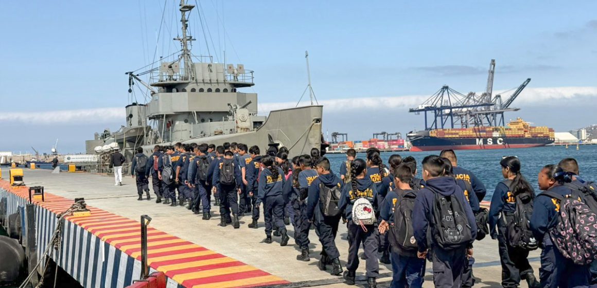 Fortalece SSPCM formación de jóvenes con visita educativa a la Zona Naval