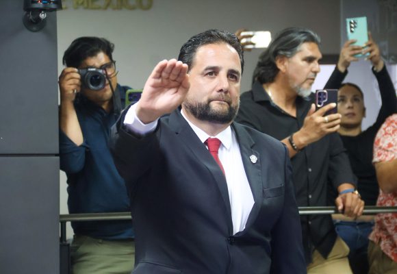 Facilitarán regularización de predios y créditos para trabajadores