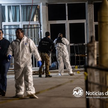 1 Sujetos armados lo asesinan en estacionamiento de locales en la Zona Este