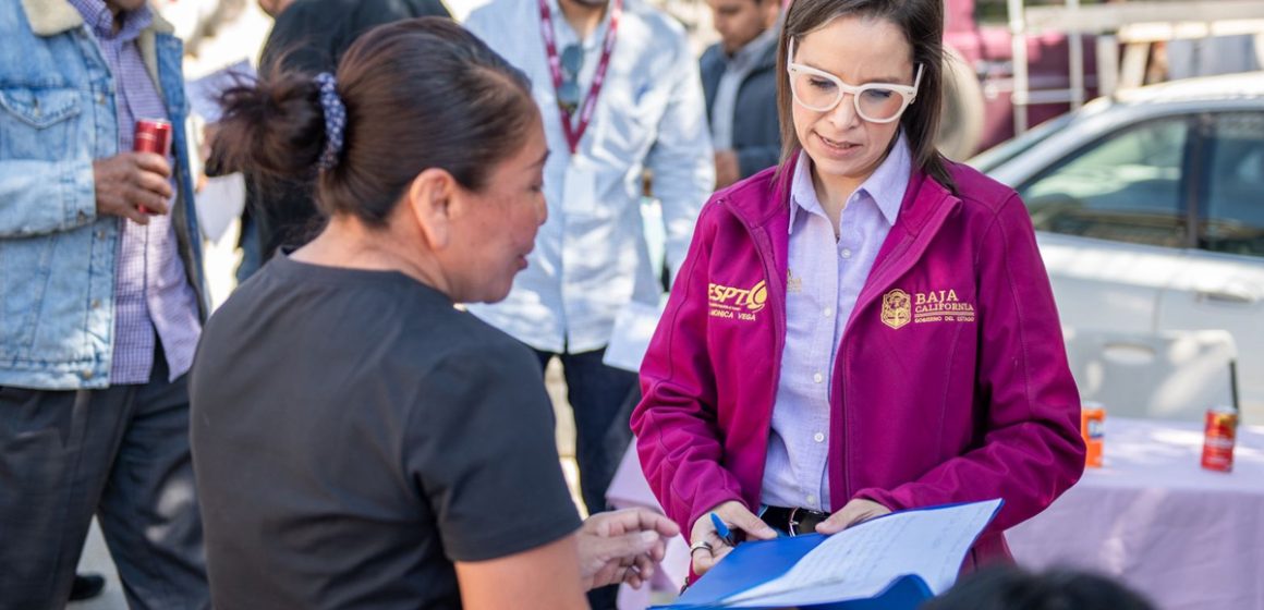 1 Mónica Vega invita a renovar subsidios de agua