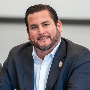 Informa Burgueño resultados de gobierno ante abogados constitucionalistas