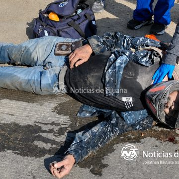 2 Tráiler atropella a motociclista en el “2000”; conductor fue detenido