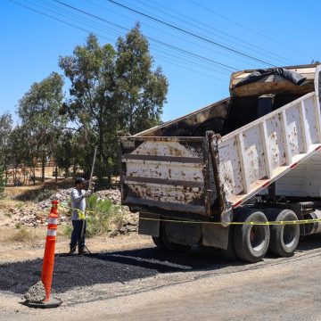 Inician bacheo en Cerro Azul tras años de rezago