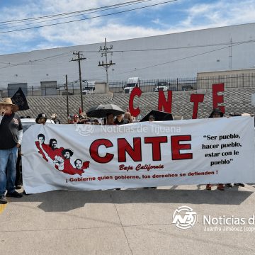 4 CNTE colapsa la garita de Otay y desata caos total en el cruce de carga hacia Estados Unidos