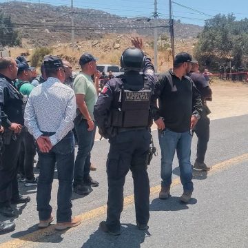 Fuerzas de seguridad abaten a presunto agresor en camioneta robada en Tecate