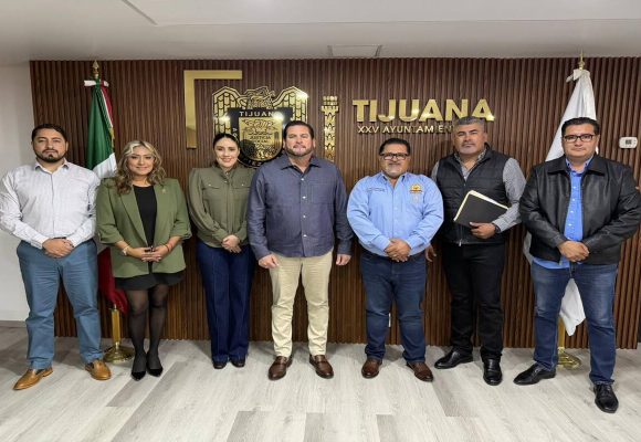Burgueño recibe a dirigencia estatal de Burócratas en Tijuana