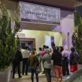 Familiares se concentran en albergue del DIF tras incidente con adolescentes bajo resguardo