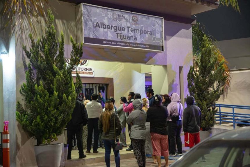 727268506_1761651131492524_3940414345290301517_n Familiares se concentran en albergue del DIF tras incidente con adolescentes bajo resguardo