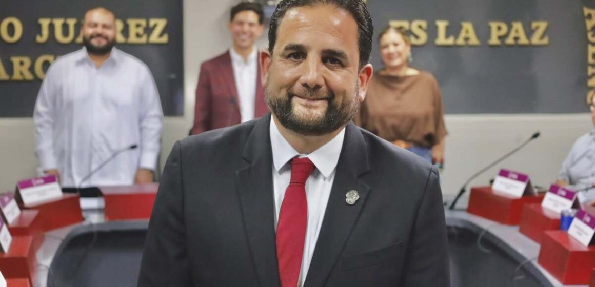 Entra nuevo Oficial Mayor al gabinete de Román Cota tras cambios en áreas clave