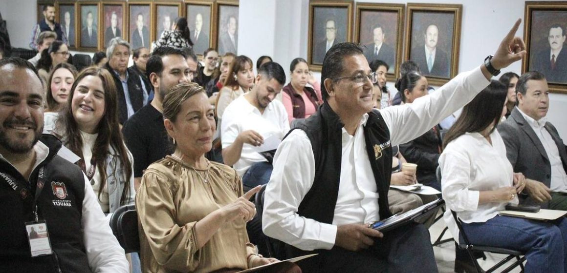 ddee Arturo Aguirre participa en capacitación sobre la Ley Daryela