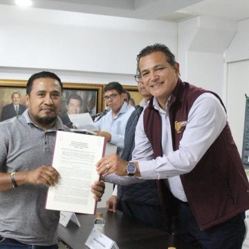 Arturo Aguirre destaca entrega de títulos de propiedad y vivienda para familias tijuanenses