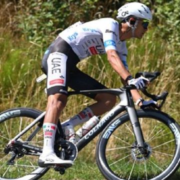 1 Isaac del Toro mantiene el podio en el Tour