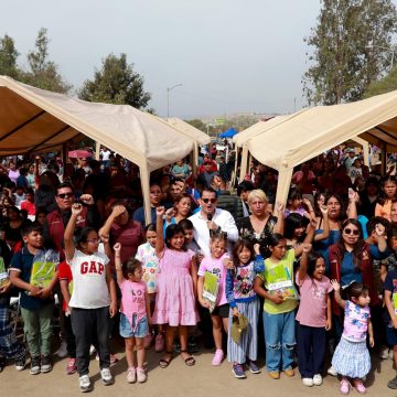1 Entregan mil 400 paquetes de útiles escolares en Tijuana