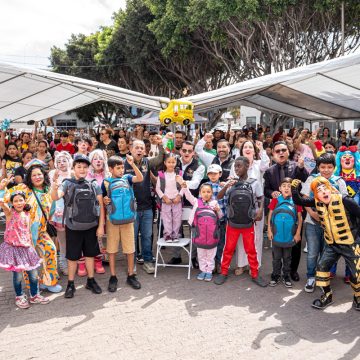1 Entregan 520 paquetes de útiles a estudiantes de Tijuana