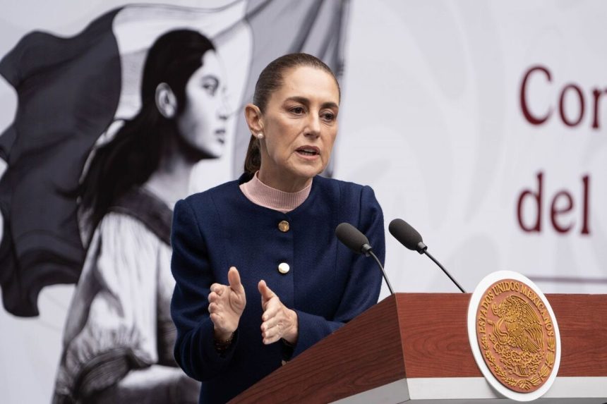 Conferencia Matutina Sheinbaum Olinia Sheinbaum cuestiona uso de recursos públicos para seguro médico de la SCJN