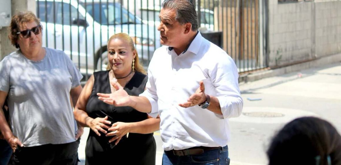 HHH Arturo Aguirre fortalece acercamiento con vecinos de la colonia Natura