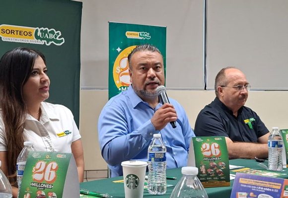 UABC busca reconectar con 200 mil egresados mediante sorteo