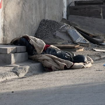 as Vecinos de Terrazas del Valle localizan cuerpo encobijado